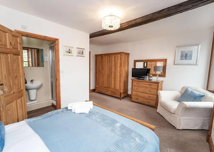 Bridge House 2 * كيسويك