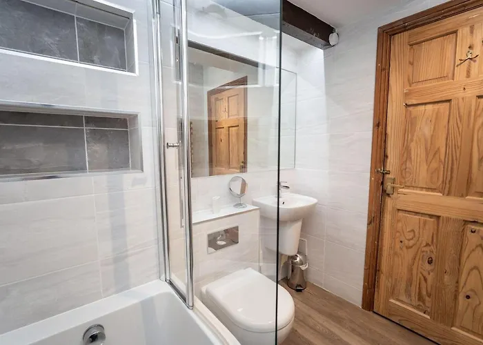 بيت للعطل Bridge House 2 *